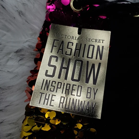 🌈 Ultra Rare 2012 Victoria's Secret Pink Fashion Show Runway Rainbow Backpack - Picture 8 of 9